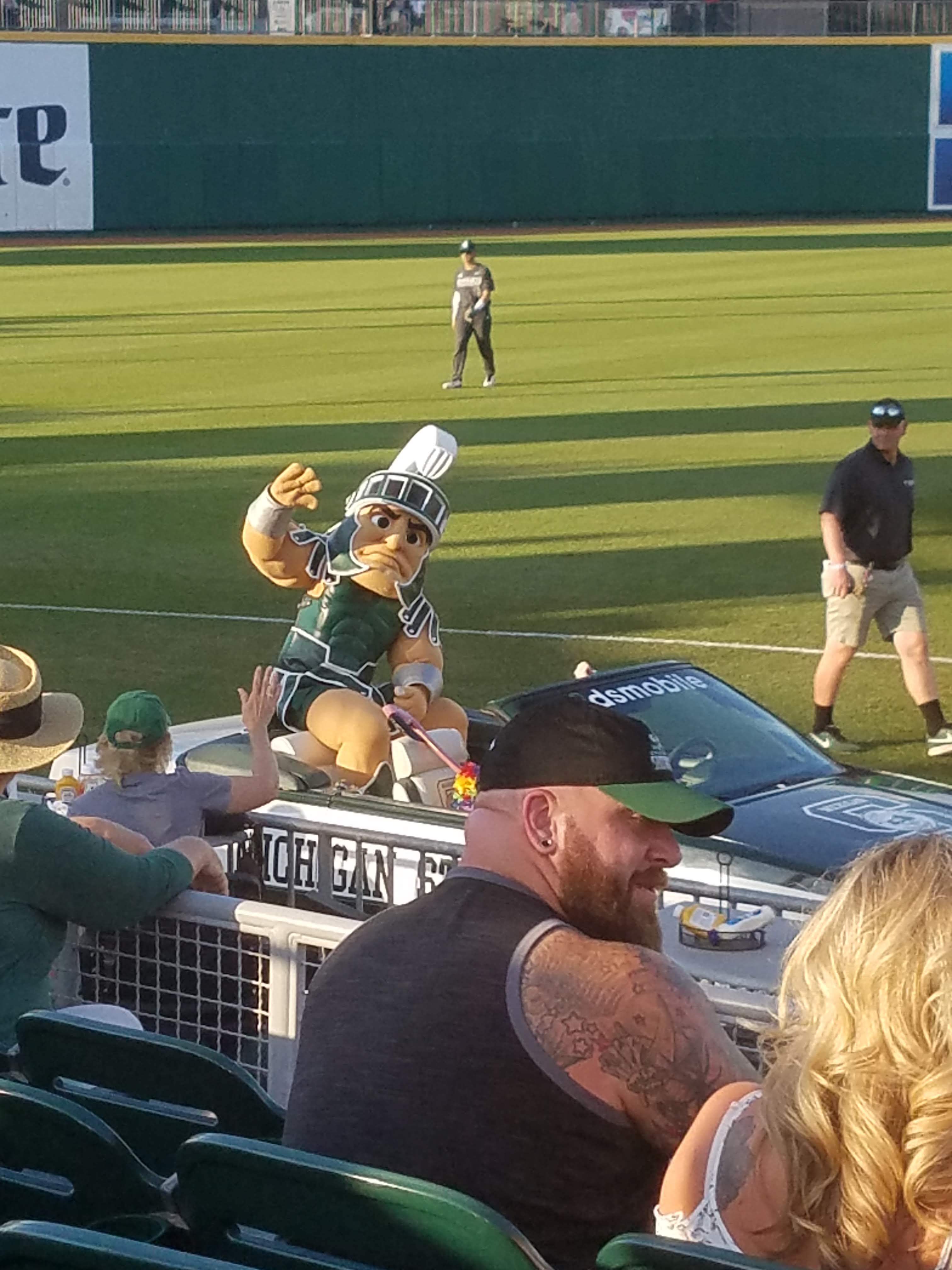 Sparty Waving to Crowd